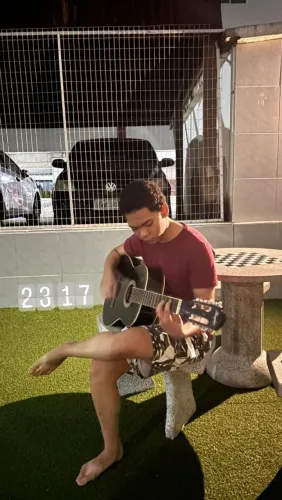 Professor de Inglês e Violão 
