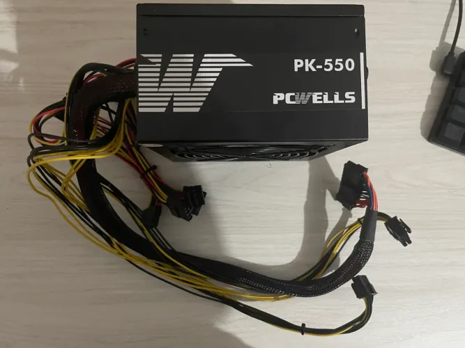 Fonte 550w pcwells (2 meses de uso)