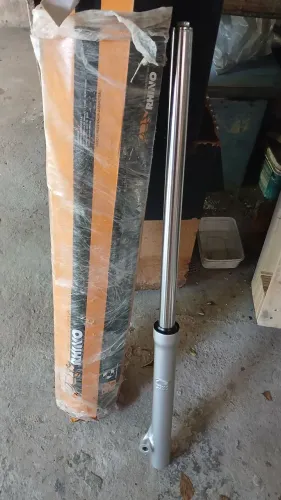 Vendo bengala de moto broz baratinho nova.