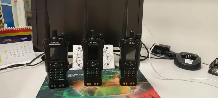 Rádio HT uv-32 