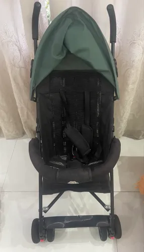 Carrinho de bebê  guarda chuva  