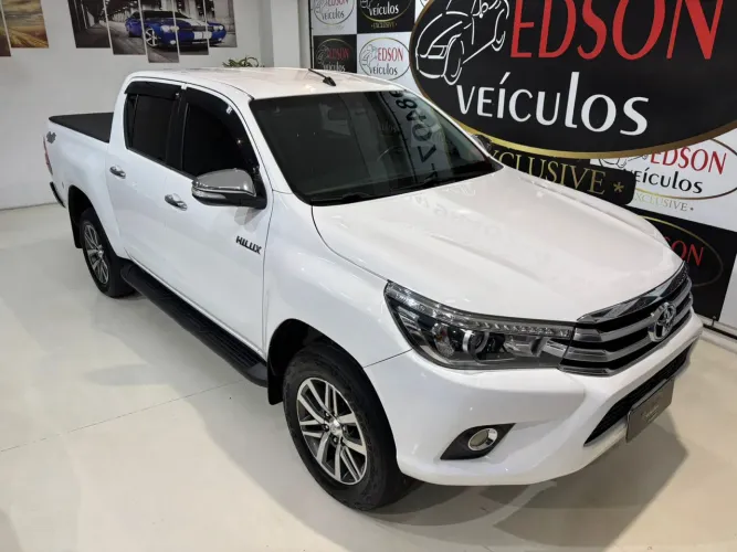 Toyota Hilux CD SRX 4X4 2.8 TDI 16V Diesel Aut. 2017