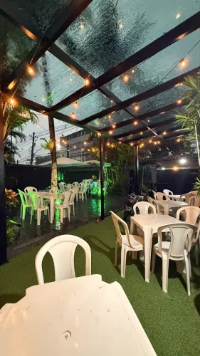ESPAÇO PARA FESTAS COM PISCINA 