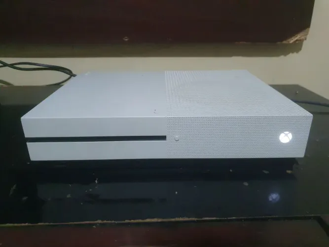 Xbox One S - Branco