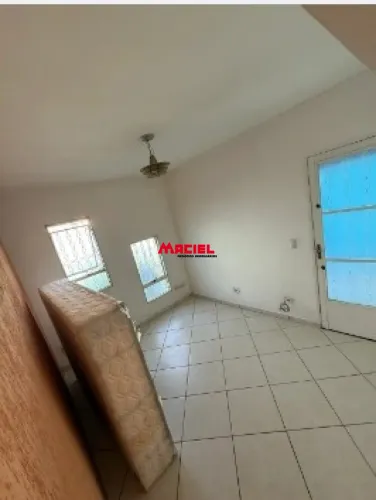 Casa para venda com 2 quartos em condominio fechado