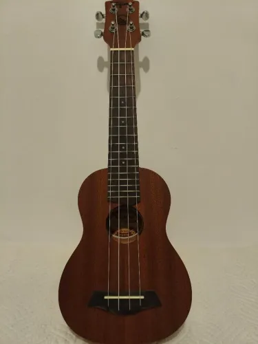 Ukulele Tagima 21k