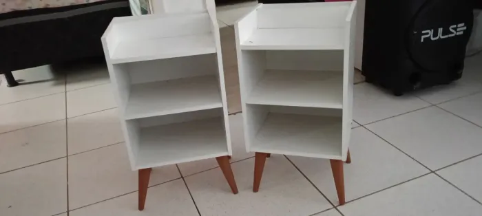 Mesinha de cabeceira