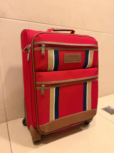 Mala pequena Tommy Hilfiger vermelha