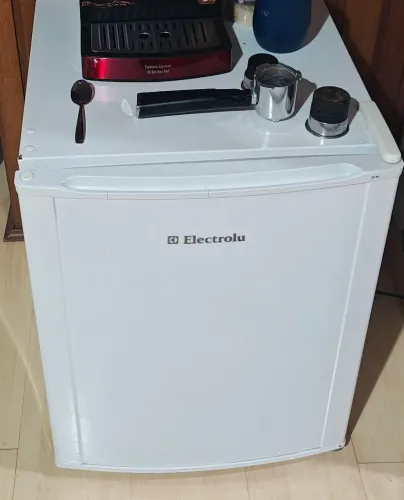 Frigobar Electrolux 80litros
