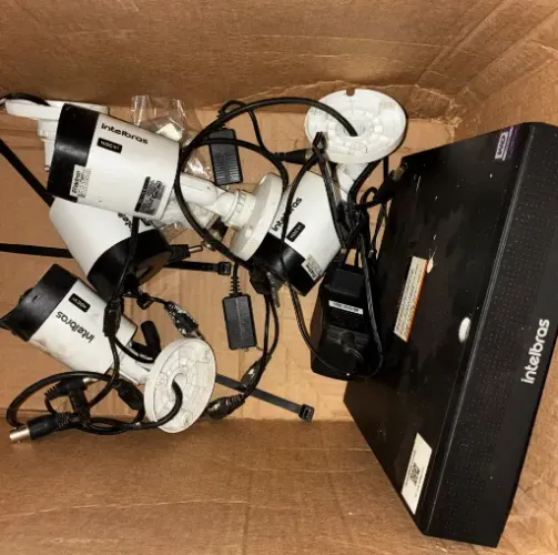 Kit de câmeras de segurança Intelbras com DVR