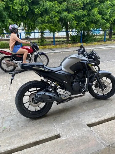 Fazer 250/ 2024 cinza