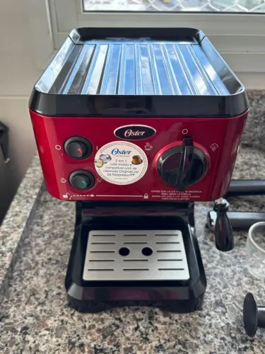 Cafeteira Oster 2 em 1 (Expresso e Capuccino)