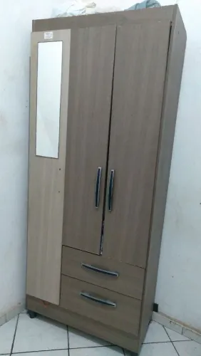 Vende-se esse guarda Roupa 