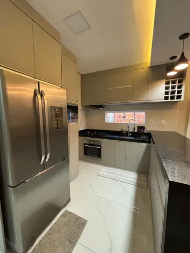 Vende-se esta casa mobiliada
