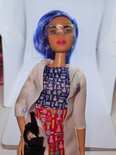 Barbies 80 reais cada.