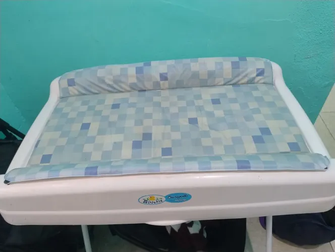 Vendo banheira de bebê com suporte , somente retirada , sou de Guadalupe