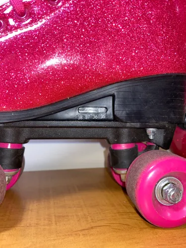 PATINS RETRÔ ROSA GLITTER AJUSTÁVEL 35-38 POUCO USADO MARCA FENIX SPORTS