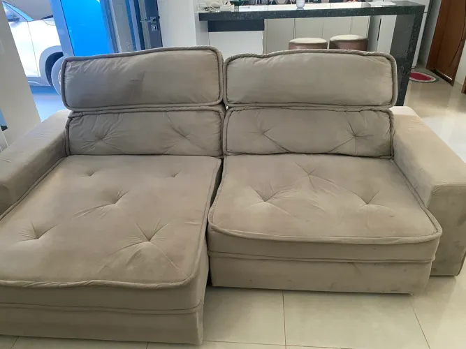 Sofá Reclinável e retrátil