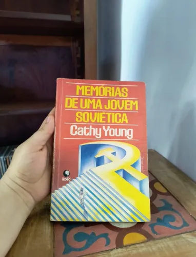 livro memórias de uma jovem soviética Cathy young livros biblioteca leitura clássico ler