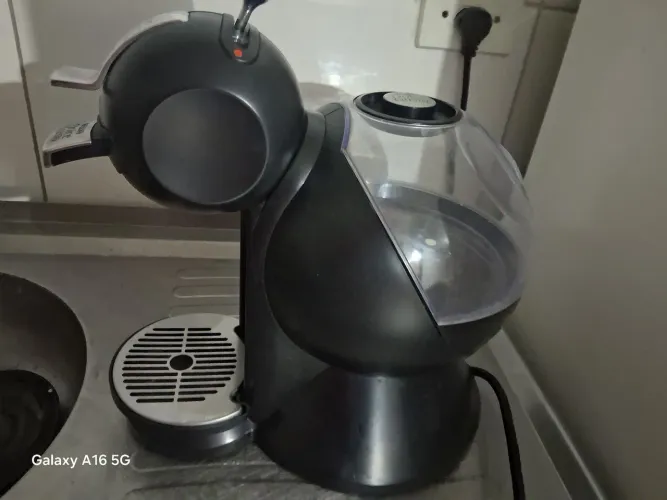 Vendo cafeteira nescafe 