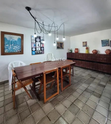 Casa de Condomínio com 6 quartos em Pau Amarelo