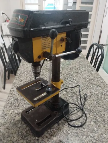 Furadeira de bancada FERRARI 