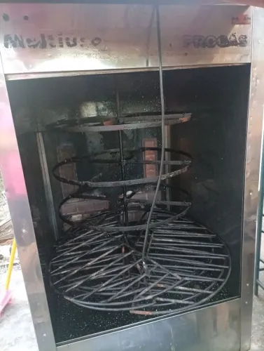 Máquina de assar frango