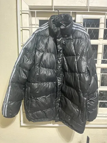 Jaqueta Adidas Puffer Preta 3 Listras
