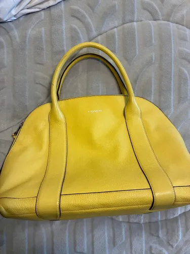 Bolsa Coach yellowish