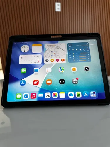 Ipad Air 4 novíssimo sem marcas de uso, com capa película anti impacto