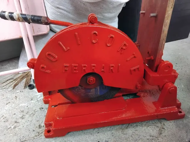 Policorte Ferrari 