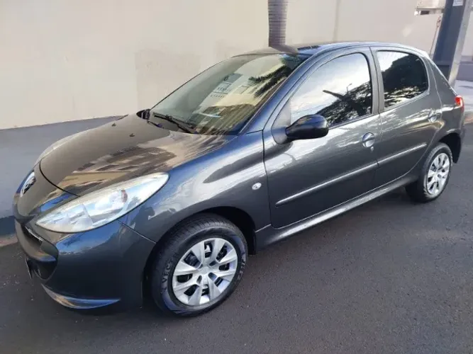 Peugeot 207 XR 1.4 Flex 8V 5P 2011