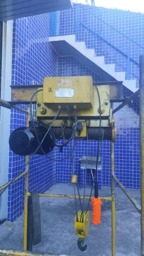 talha elétrica 2 toneladas com troller
