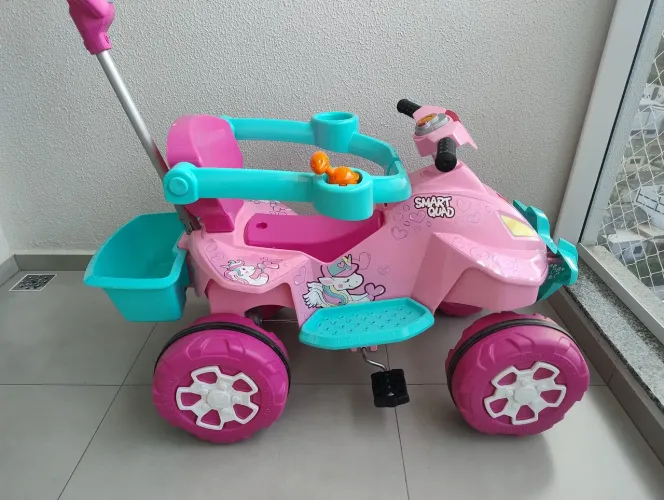 Quadriciclo infantil Pedal e Passeio Smart Quad Rosa Bandeirante<br><br>