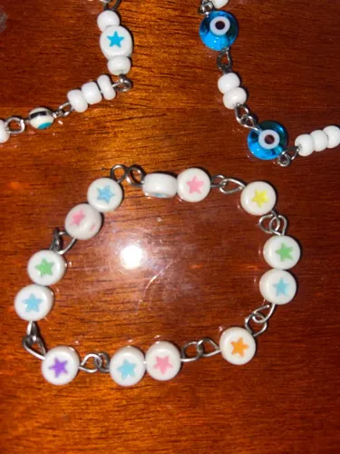 Pulseira feita a mão