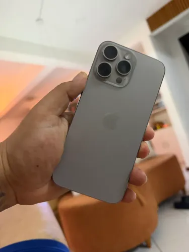 iPhone 15 pro Max leia o anúncio 