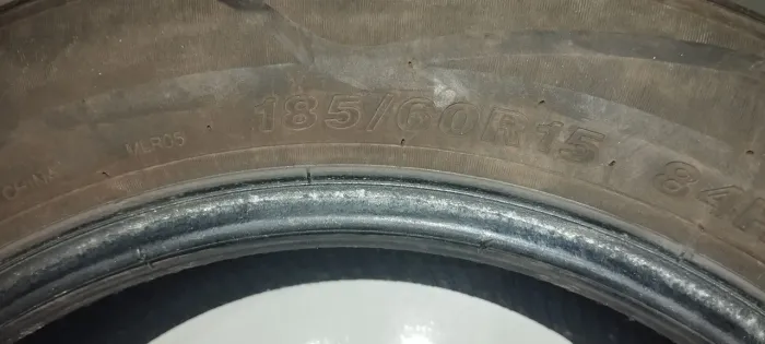 Pneu 185/60 Aro 15