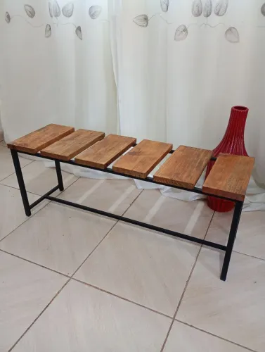 Banquinho de ferro e madeira / 105cm