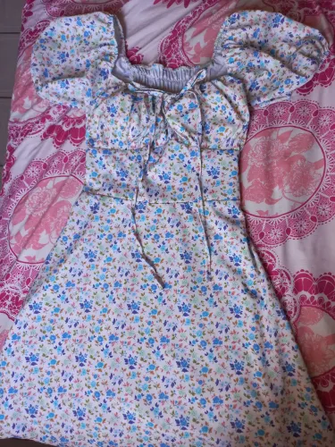 Vestido florido nunca usado tamanho P