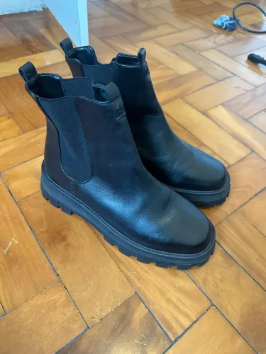 Bota chelsea Schutz 