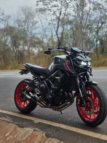 VENDE-SE MT-09. REMAPEADA, EQUIPADA E CONSERVADA.