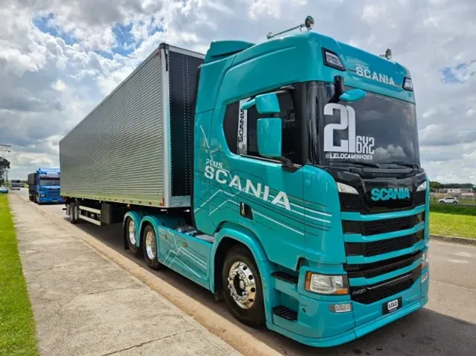 Scania R450 6x2 Ano 2021 Euro 5 Personalizado + baú facchini ano 26 0km 30 plt 15.40 x2.90
