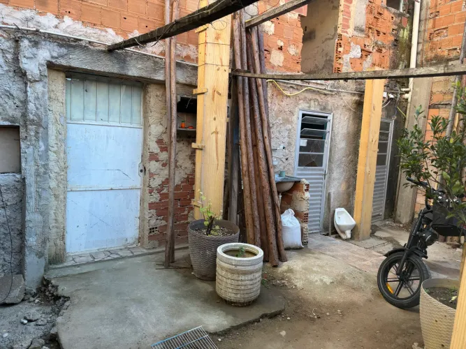 Terreno com 3 cômodo