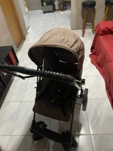 Carrinho de bebê menina