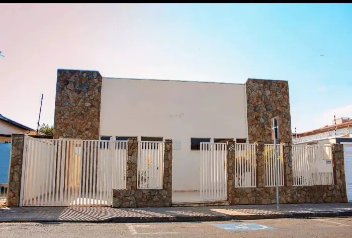 Imóvel Comercial para Venda em Mogi Mirim, Jardim Bi-Centenário, 2 dormitórios, 3 banheiro