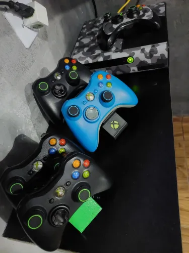 Xbox 360 RGh e LTU. 1TB de HD e 5 Controles !!!
