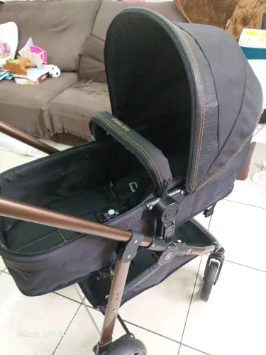 Carrinho de bebê galarziano