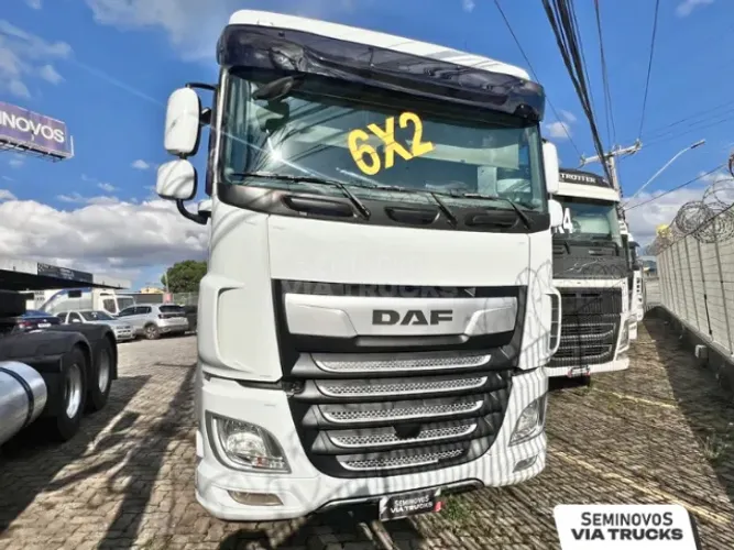 Caminhão DAF XF 480 6x2 SC 2023/2023 Baixa KM + Revisado + Garantia 3 meses