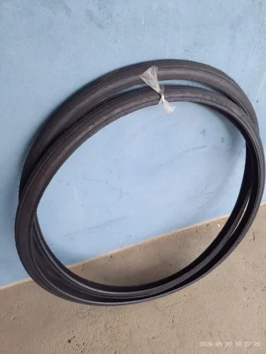 Par de Pneus Kenda para Bicicleta
