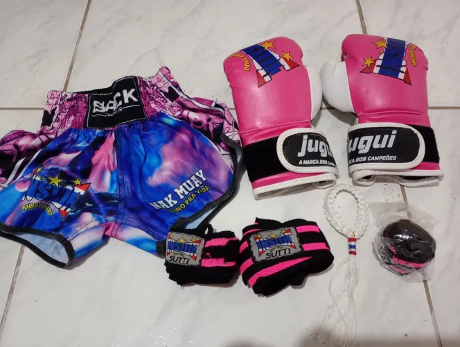 Vendo luvas de Muay Thai infanti inside e acessórios